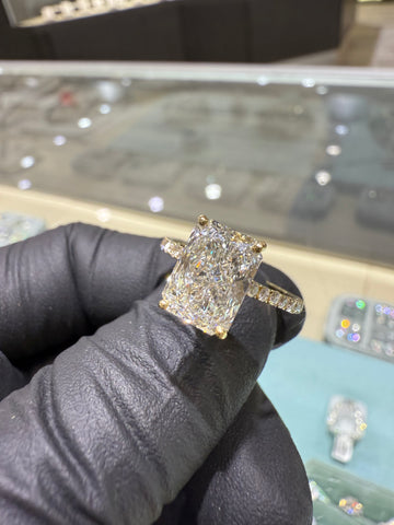 3CTW VS1 Radiant Lab Diamond Engagement Ring