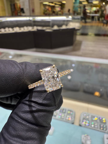 1.55CTW VS1 Radiant Engagement Ring