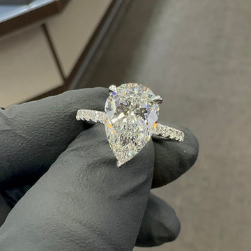 2.5CT VS2 Pear Shape Diamond Engagement Ring “Lily” Setting