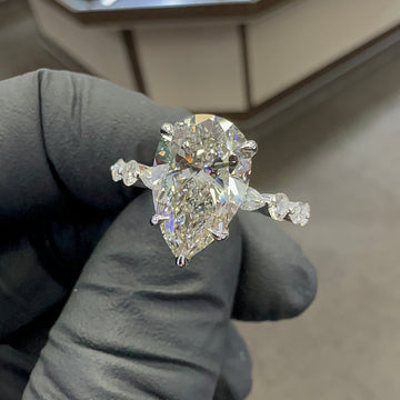 3CT VS1 Pear Shape Diamond Engagement Ring
